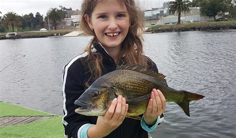 Ultimate Guide to Fishing with Kids: For a Fun, Safe Experience.